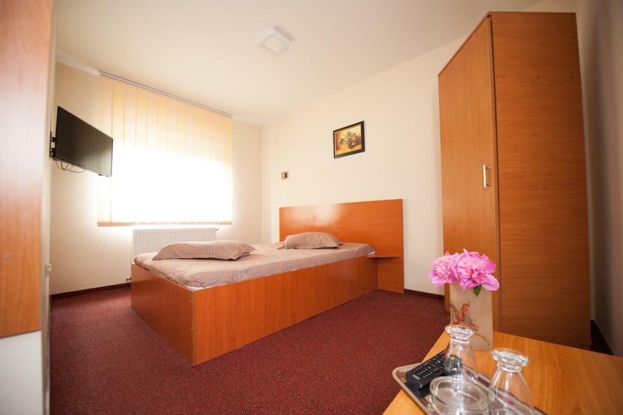 Pension Florica Piteşti Buitenkant foto