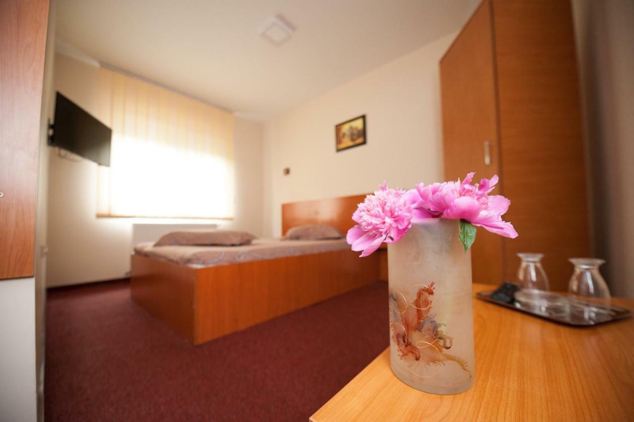 Pension Florica Piteşti Buitenkant foto